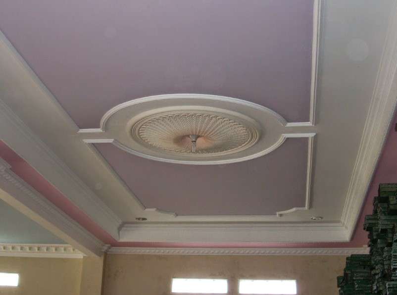 model plafon gypsum ruang tamu minimalis