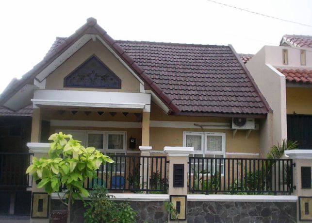 Rumah Sederhana di Desa Gaya Tropis