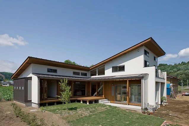 Gambar Rumah Kampung Pekarangan Luas